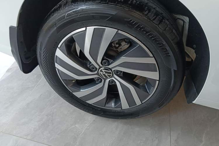 Used Volkswagen Bora 2023 200TSI DSG Enjoyment Edition Right Rear Wheel Hub