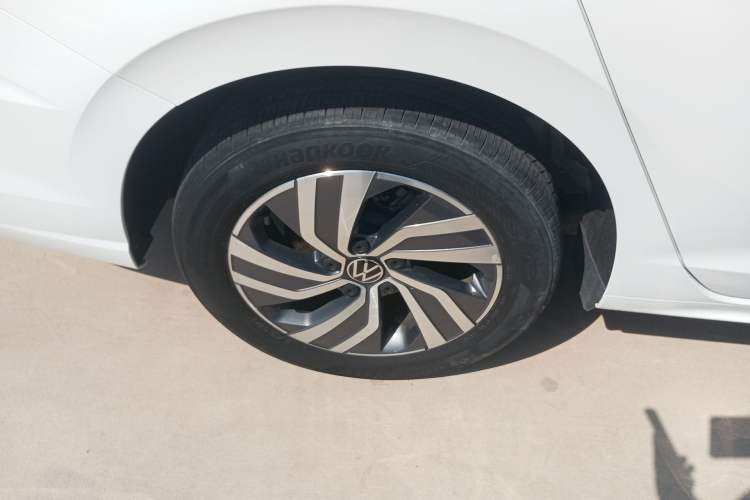 Used Volkswagen Bora 2023 200TSI DSG Enjoyment Edition Right Rear Wheel Hub