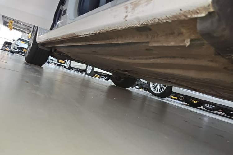Used Volkswagen Bora 2023 300TSI DSG Prestige Edition Right Side Sill