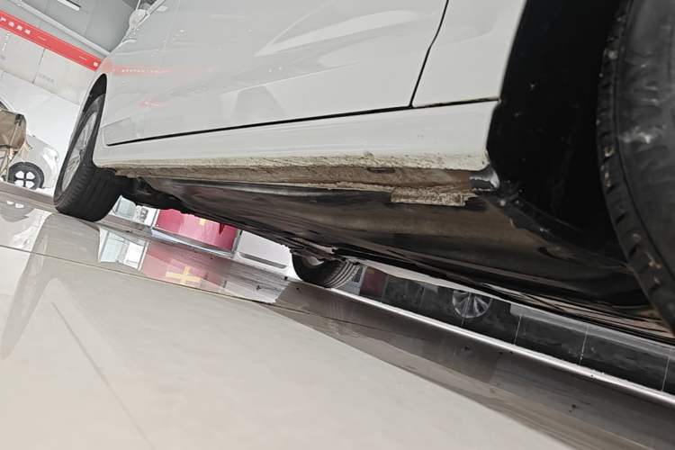 Used Volkswagen Bora 2023 1.5L Automatic Changer Limited Edition Right Side Sill