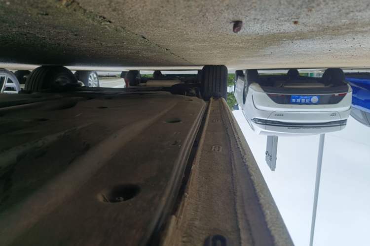 Used Volkswagen Bora 2023 280TSI DSG Comfort Edition Right Side Sill