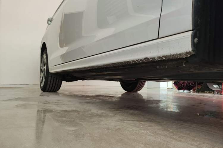 Used Volkswagen Bora 2023 300TSI DSG Prestige Edition Right Side Sill