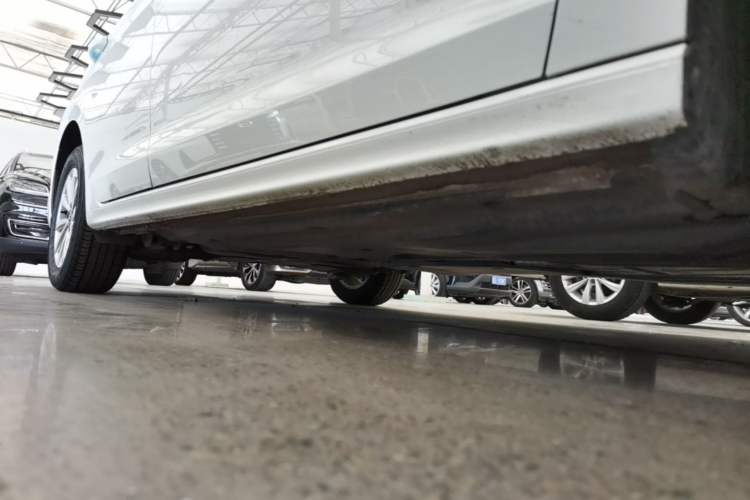 Used Volkswagen Bora 2023 200TSI DSG Comfort Edition Right Side Sill