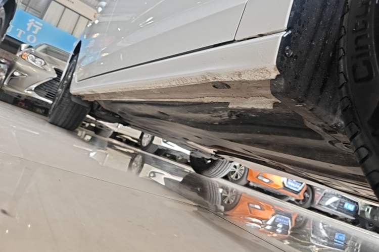 Used Volkswagen Bora 2023 200TSI DSG YueXing PRO Edition Right Side Sill