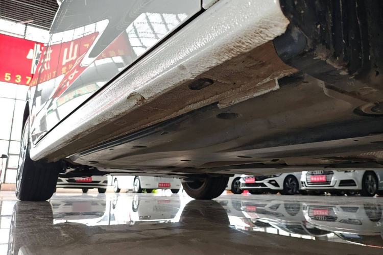 Used Volkswagen Bora 2023 200TSI DSG SmartDrive PRO Edition Right Side Sill