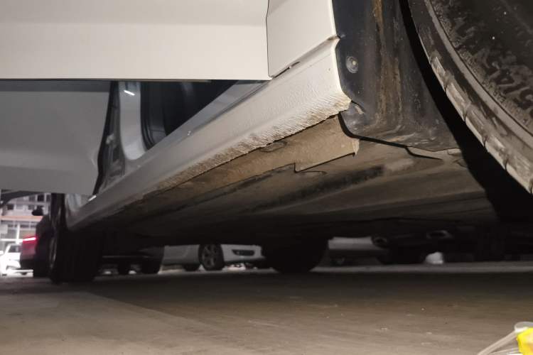Used Volkswagen Bora 2023 200TSI DSG YueXing PRO Edition Right Side Sill
