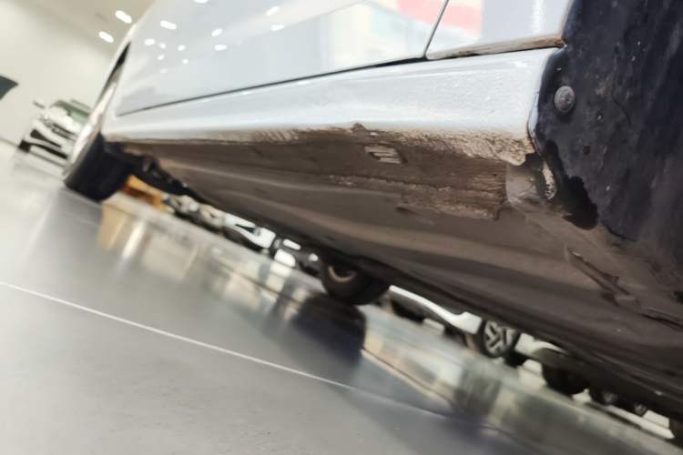 Used Volkswagen Bora 2023 1.5L Automatic Changer Limited Edition Right Side Sill