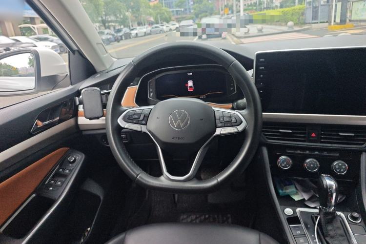 Used Volkswagen Bora 2023 200TSI DSG YueXing PRO Edition Steering Wheel