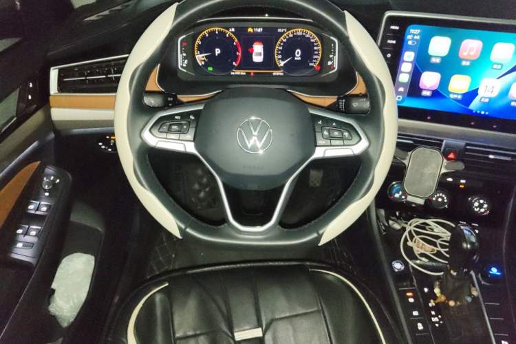 Used Volkswagen Bora 2023 200TSI DSG YueXing PRO Edition Steering Wheel