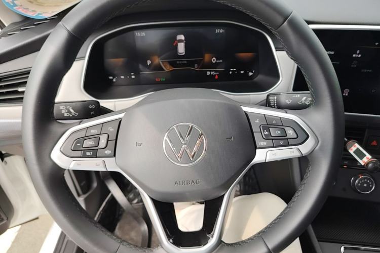 Used Volkswagen Bora 2023 1.5L Automatic Changer Limited Edition Steering Wheel