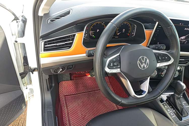 Used Volkswagen Bora 2023 200TSI DSG YueXing PRO Edition Steering Wheel