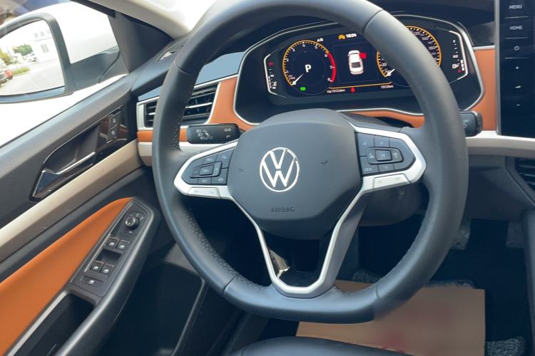 Used Volkswagen Bora 2023 200TSI DSG YueXing PRO Edition Steering Wheel