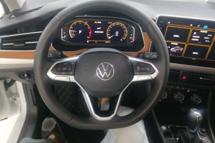 Used Volkswagen Bora 2023 200TSI DSG YueXing PRO Edition Steering Wheel