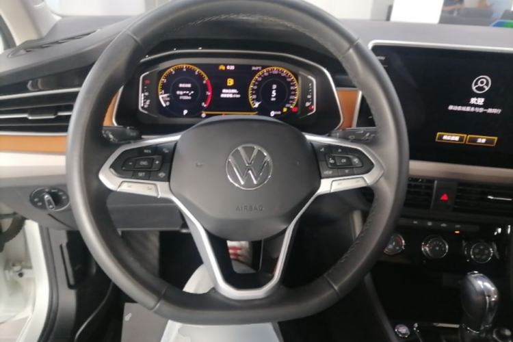 Used Volkswagen Bora 2023 200TSI DSG YueXing PRO Edition Steering Wheel
