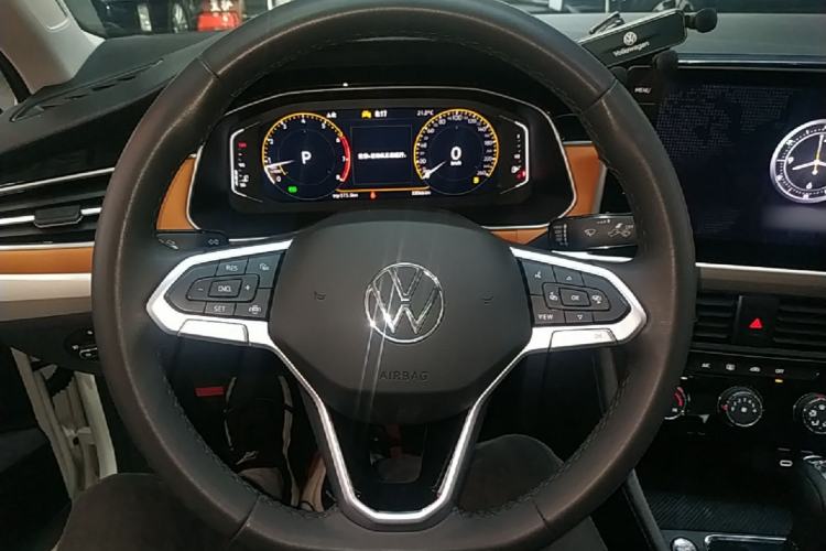 Used Volkswagen Bora 2023 200TSI DSG YueXing PRO Edition Steering Wheel