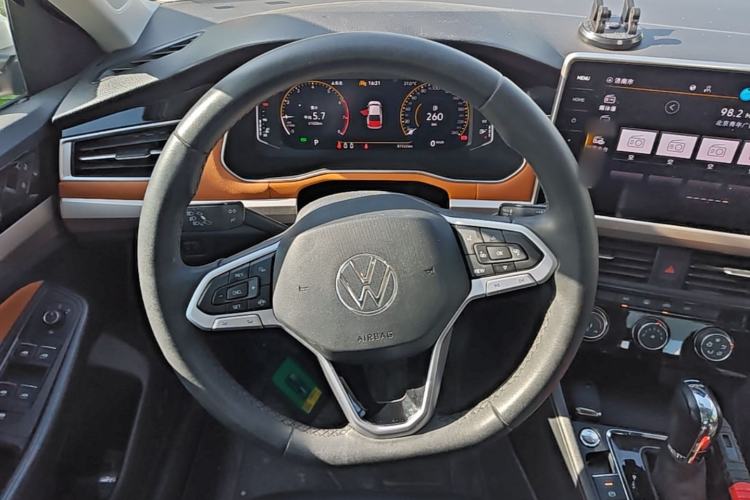 Used Volkswagen Bora 2023 200TSI DSG YueXing PRO Edition Steering Wheel