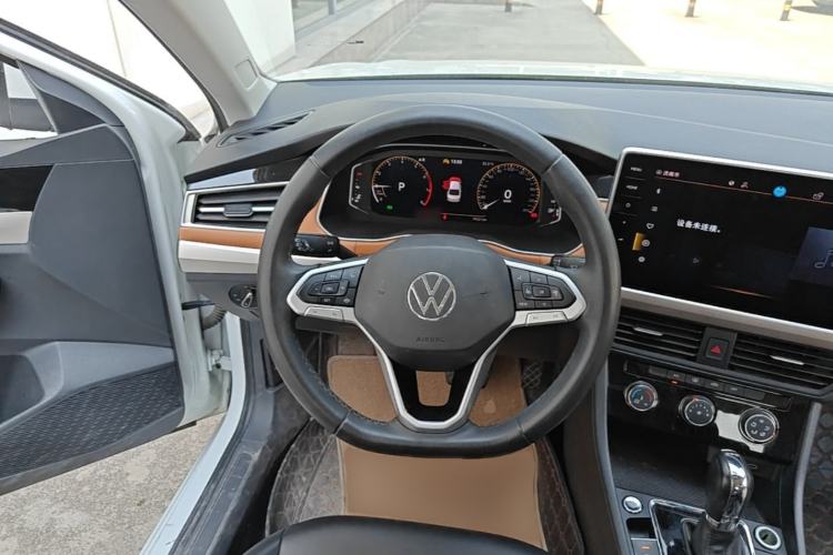 Used Volkswagen Bora 2023 200TSI DSG YueXing PRO Edition Steering Wheel