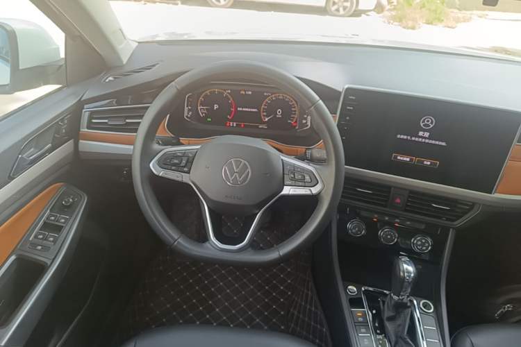 Used Volkswagen Bora 2023 200TSI DSG YueXing PRO Edition Steering Wheel