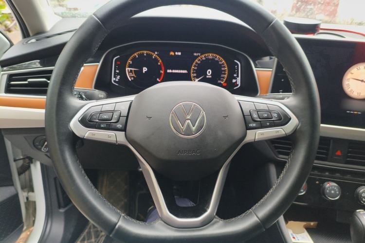 Used Volkswagen Bora 2023 200TSI DSG YueXing PRO Edition Steering Wheel