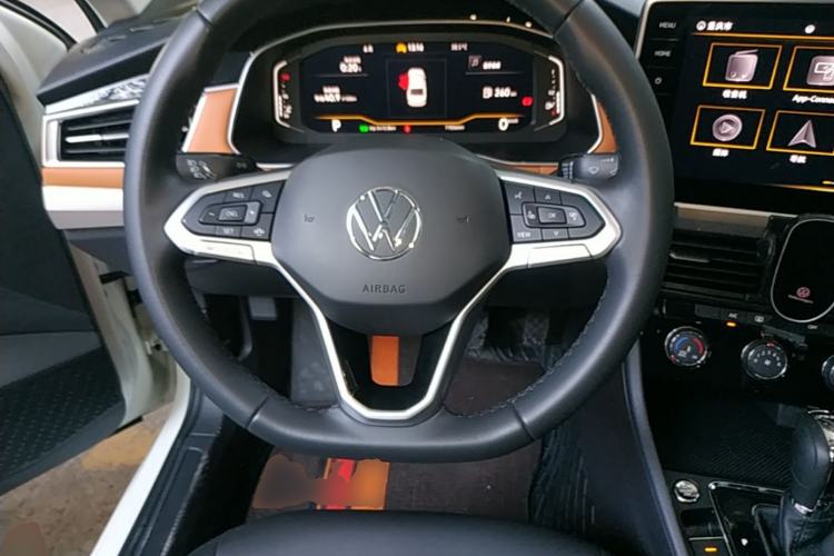 Used Volkswagen Bora 2023 200TSI DSG YueXing PRO Edition Steering Wheel