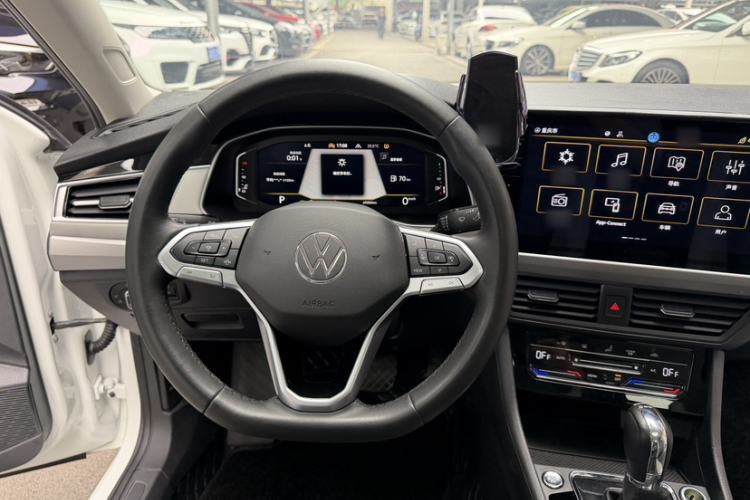 Used Volkswagen Bora 2023 300TSI DSG Prestige Edition Steering Wheel