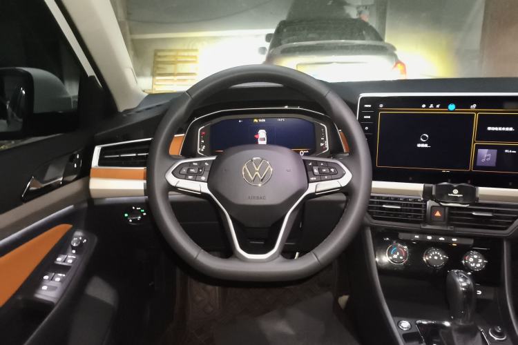 Used Volkswagen Bora 2023 200TSI DSG YueXing PRO Edition Steering Wheel