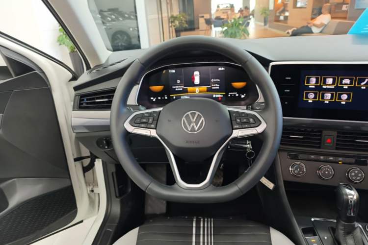 Used Volkswagen Bora 2023 1.5L Automatic Changer Limited Edition Steering Wheel