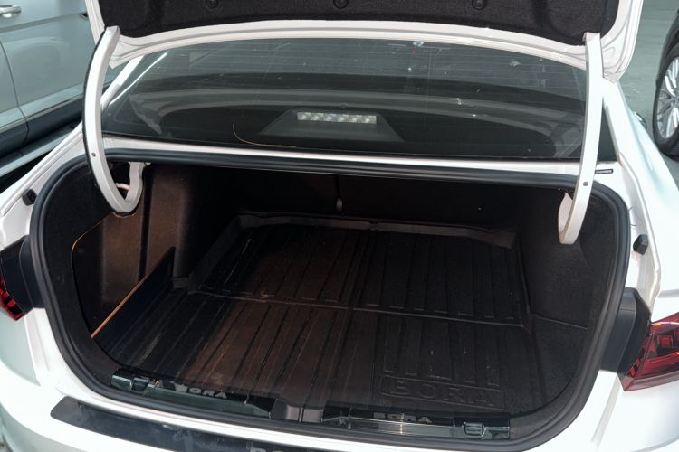 Used Volkswagen Bora 2023 200TSI DSG YueXing PRO Edition Trunk