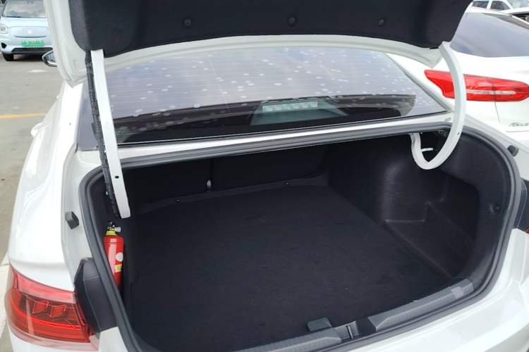 Used Volkswagen Bora 2023 1.5L Automatic Changer Limited Edition Trunk