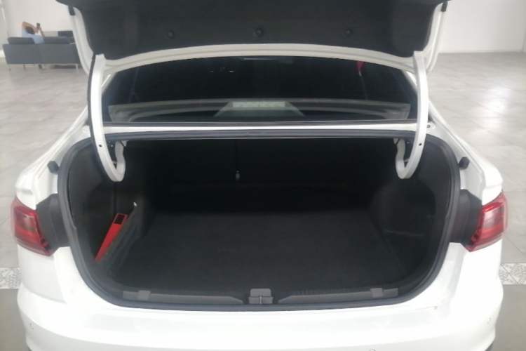 Used Volkswagen Bora 2023 200TSI DSG YueXing PRO Edition Trunk