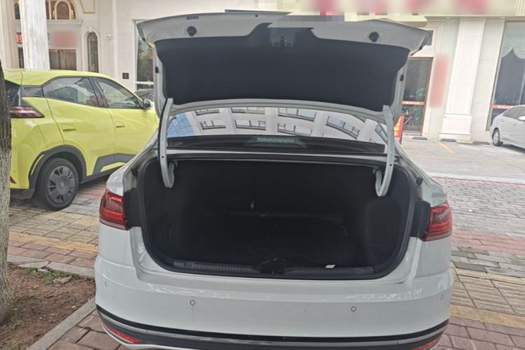 Used Volkswagen Bora 2023 200TSI DSG YueXing PRO Edition Trunk