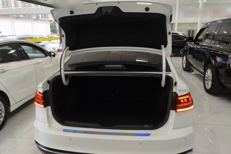 Used Volkswagen Bora 2023 200TSI DSG SmartDrive PRO Edition Trunk