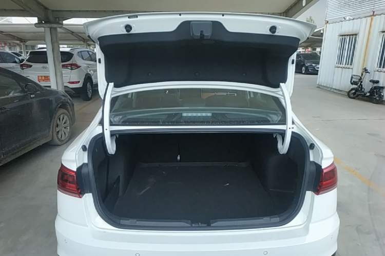Used Volkswagen Bora 2023 200TSI DSG YueXing PRO Edition Trunk