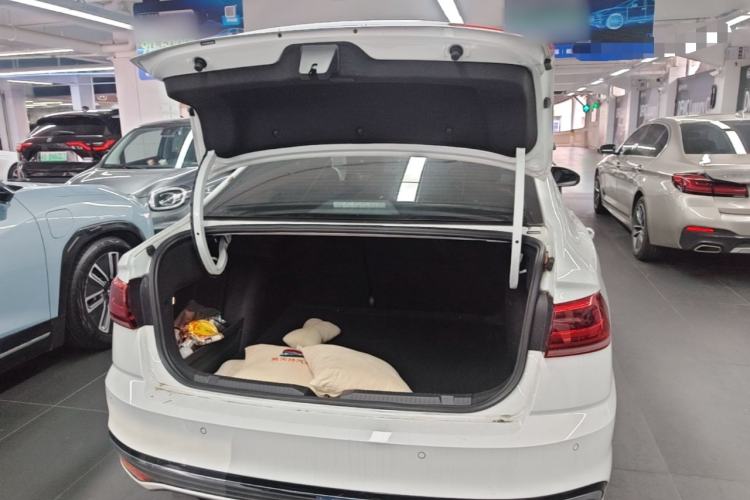 Used Volkswagen Bora 2023 200TSI DSG YueXing PRO Edition Trunk