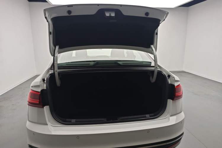 Used Volkswagen Bora 2023 200TSI DSG YueXing PRO Edition Trunk