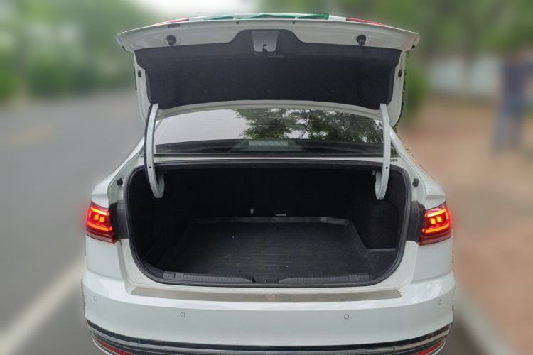 Used Volkswagen Bora 2023 300TSI DSG Prestige Edition Trunk