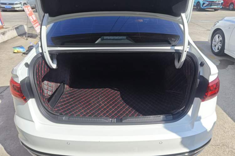 Used Volkswagen Bora 2023 200TSI DSG YueXing PRO Edition Trunk
