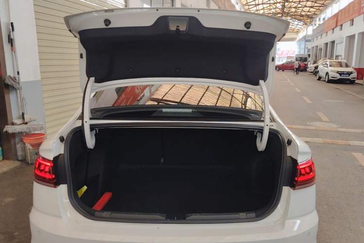Used Volkswagen Bora 2023 200TSI DSG YueXing PRO Edition Trunk