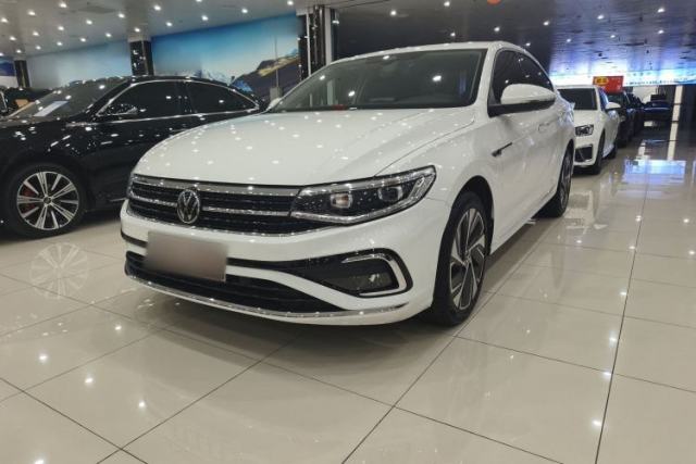 Ojetý Volkswagen Bora 2023 300TSI DSG Prestige Edition
