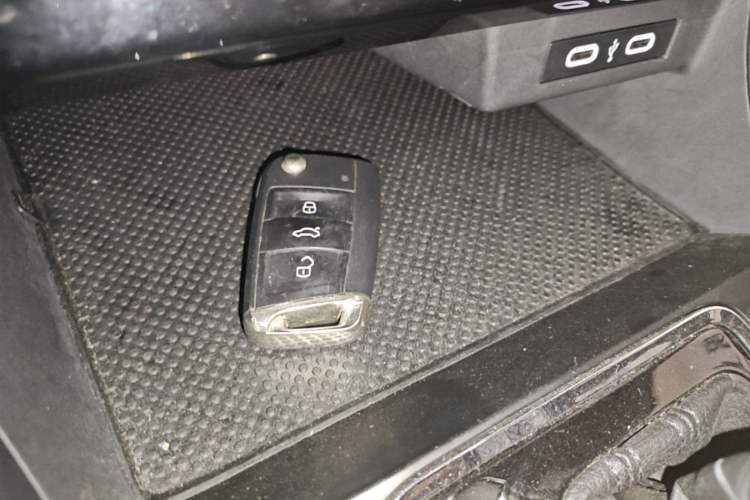 Used Volkswagen Bora 2023 200TSI DSG SmartDrive PRO Edition Vehicle Key