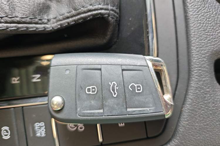 Used Volkswagen Bora 2023 300TSI DSG Prestige Edition Vehicle Key