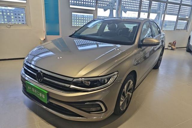 Używany Volkswagen Bora 2023 300TSI DSG Prestige Edition