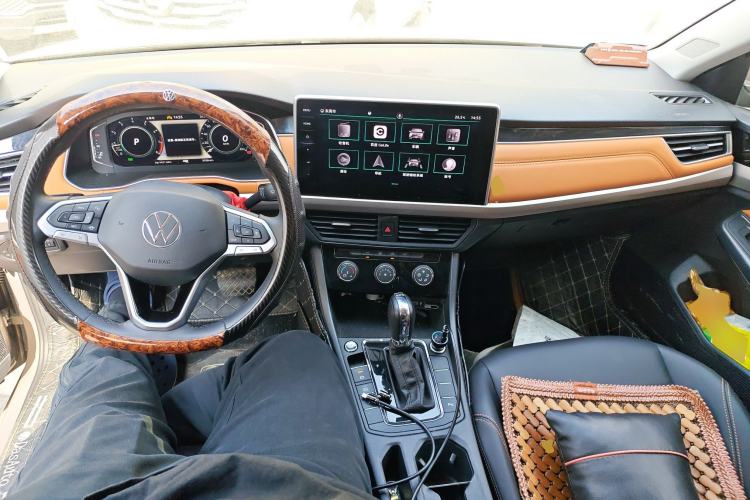 Used Volkswagen Bora 2023 200TSI DSG YueXing PRO Edition Center Console
