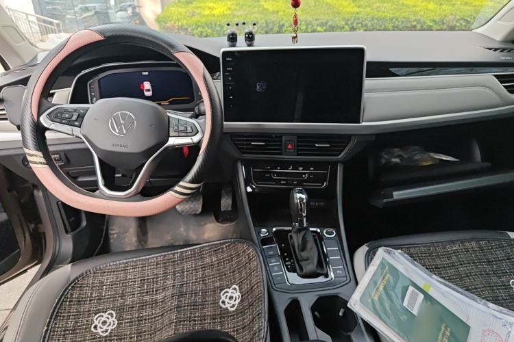Used Volkswagen Bora 2023 280TSI DSG Prestige Edition Center Console