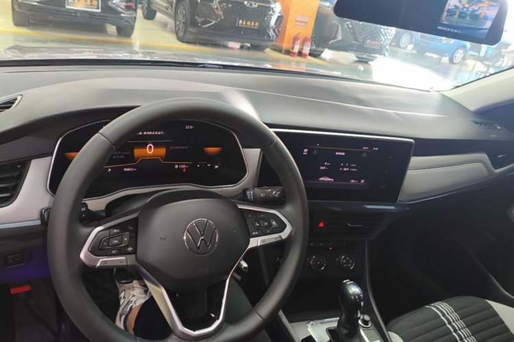 Used Volkswagen Bora 2023 200TSI DSG Comfort Edition Center Console