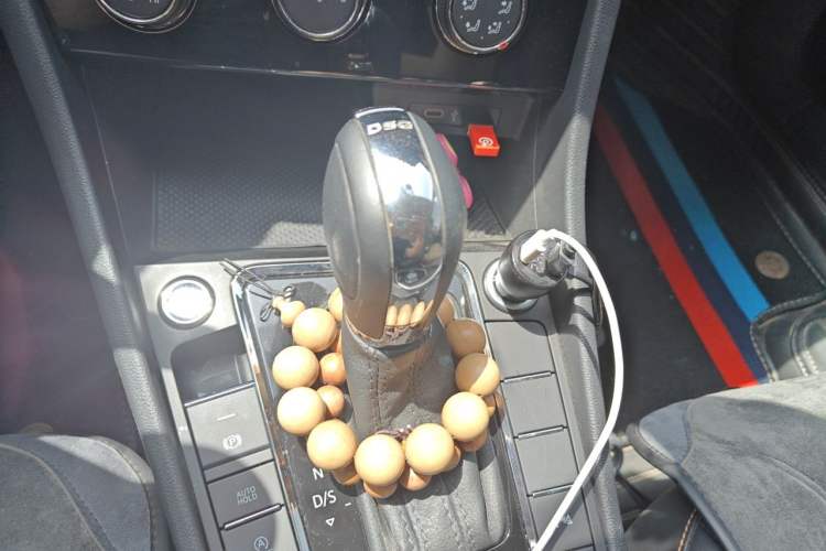 Used Volkswagen Bora 2023 200TSI DSG SmartDrive PRO Edition Gear Lever