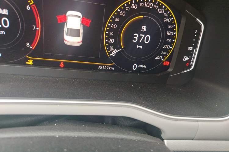 Used Volkswagen Bora 2023 280TSI DSG Prestige Edition Odometer Close Up