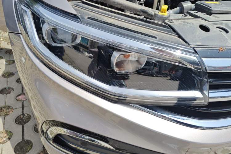 Used Volkswagen Bora 2023 200TSI DSG SmartDrive PRO Edition Right Front Headlight