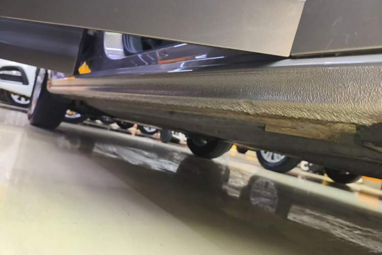 Used Volkswagen Bora 2023 200TSI DSG Comfort Edition Right Side Sill