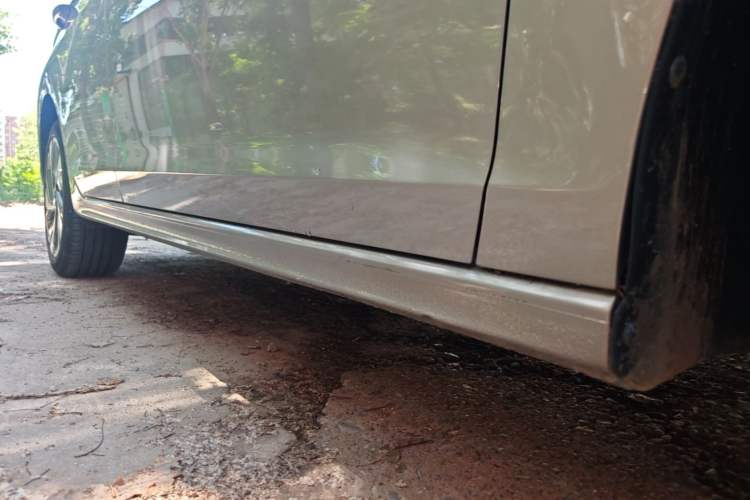 Used Volkswagen Bora 2023 200TSI DSG SmartDrive PRO Edition Right Side Sill